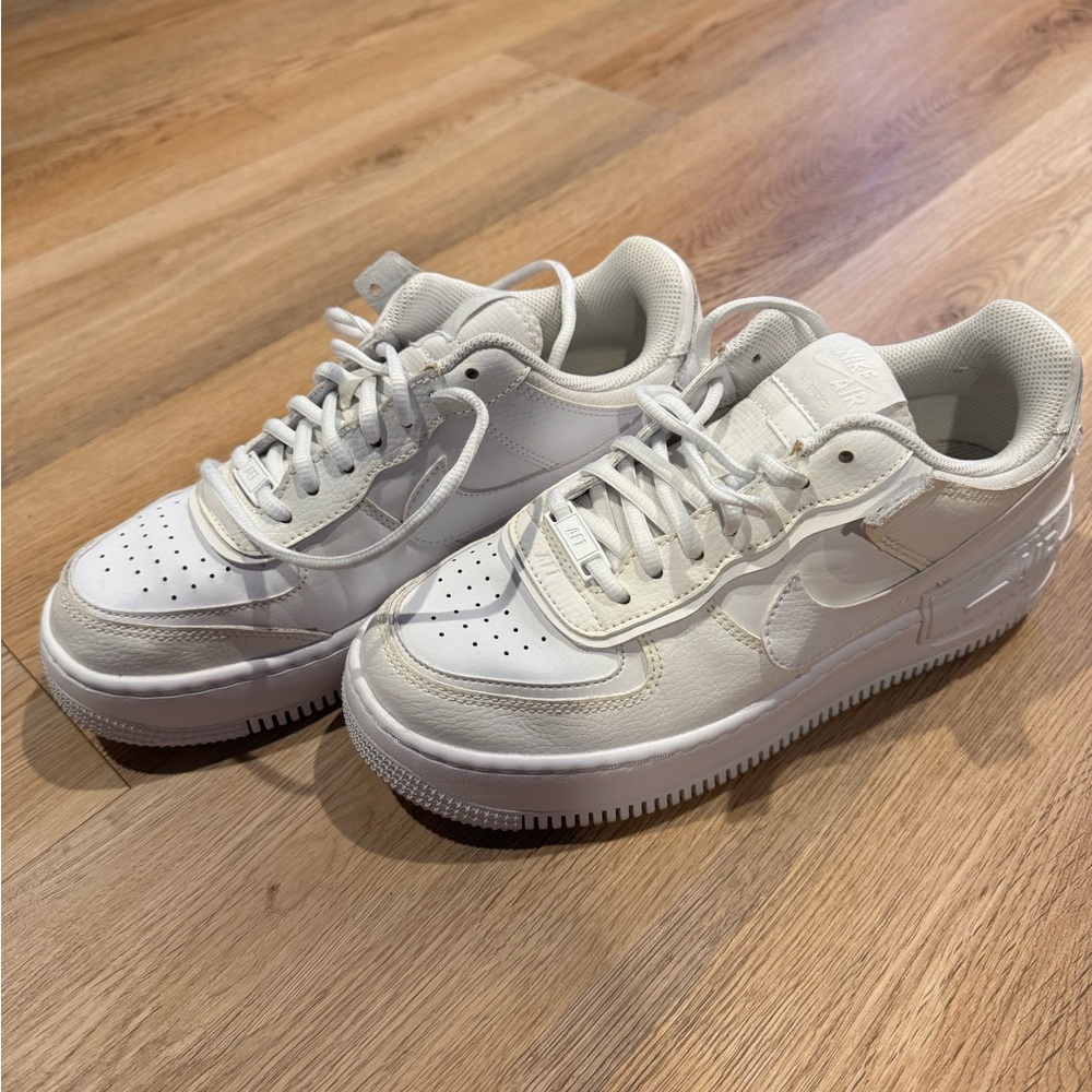 white nike women’s size 8.5